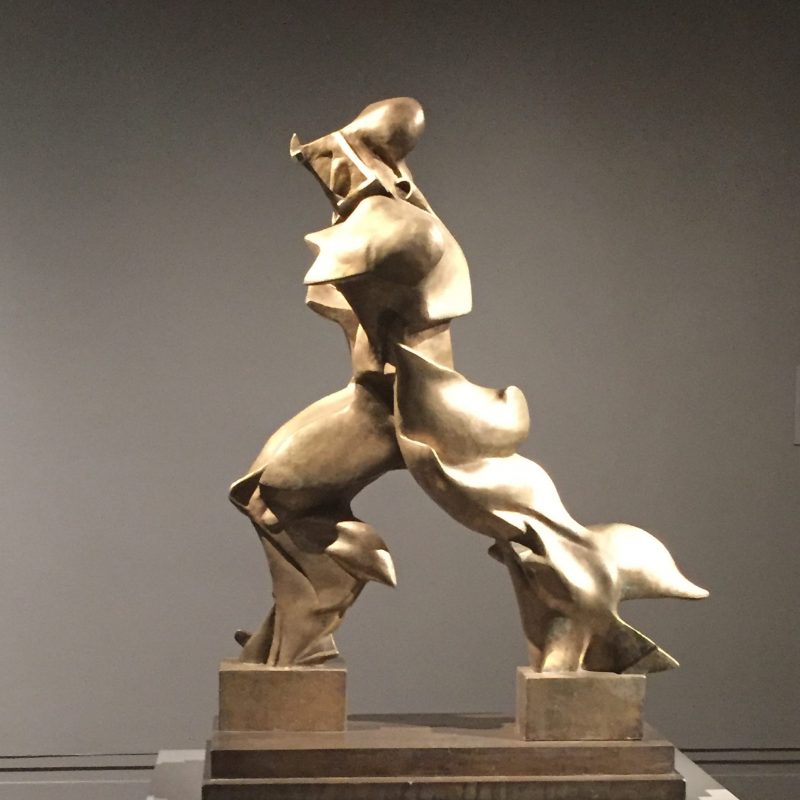 Umberto Boccioni. Forme uniche della continuità nello spazio, 1913. Bronzo, 111 m x 88 cm. MoMA, Museum of Modern Art